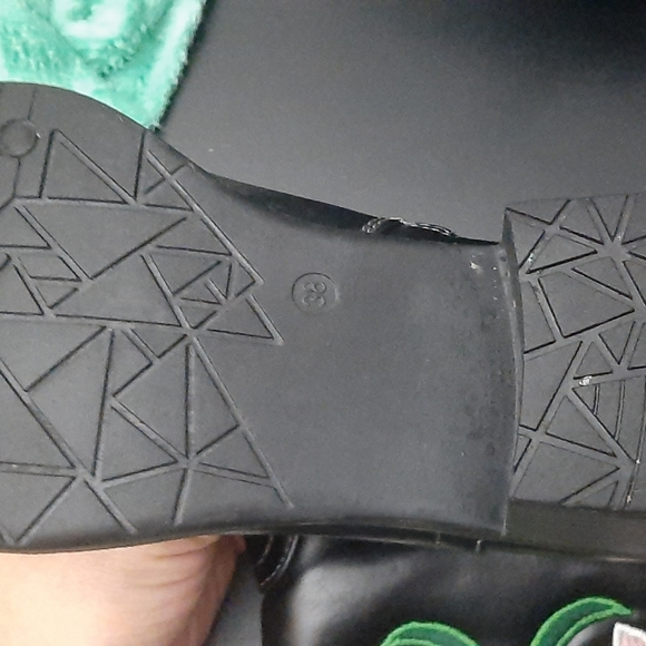 Size 7-8 Women black boots with First Nations designed embroidery. - Picture 3 of 5